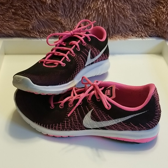 Nike athletic shoes - Picture 3 of 6